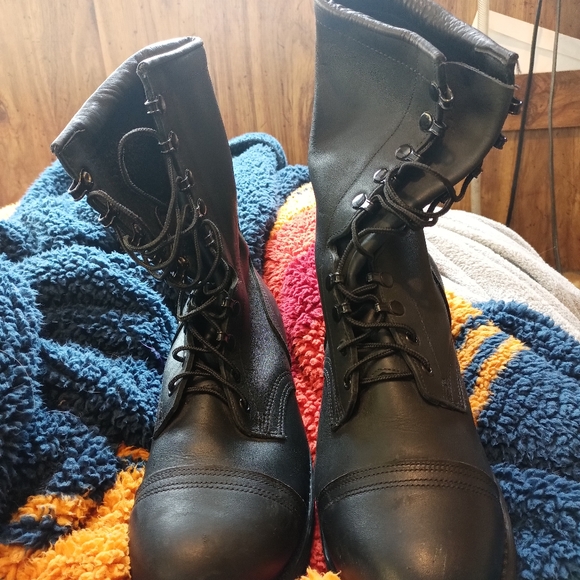 Vibram Other - Vibram Men's Boots Size 10